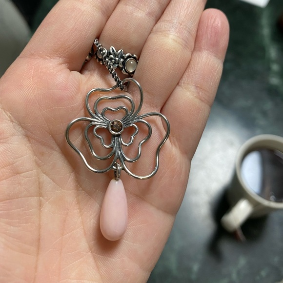 Pandora - Picture 1 of 2